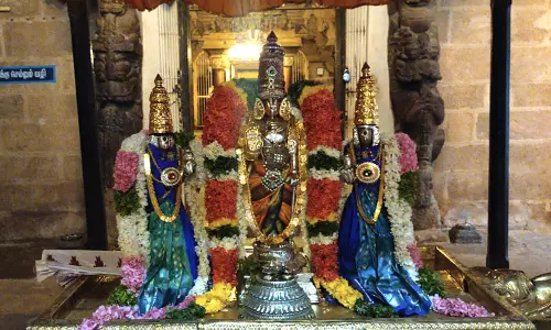 தென்திருப்பேரை மகரநெடுங்குழைக்காதர் கோவிலில் பங்குனி திருவிழா கொடியேற்றம்