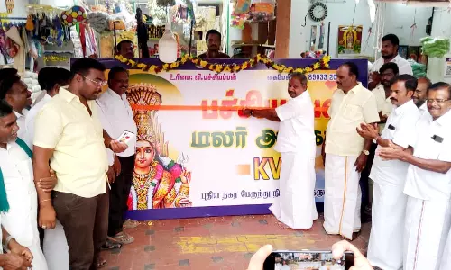 தர்மபுரியில் கடைகளுக்கு தமிழில் பெயர் பலகை-வெங்கடேஸ்வரன் எம்.எல்.ஏ. திறந்து வைத்தார் தர்மபுரியில் கடைகளுக்கு தமிழில் பெயர் பலகை-வெங்கடேஸ்வரன் எம்.எல்.ஏ. திறந்து வைத்தார்