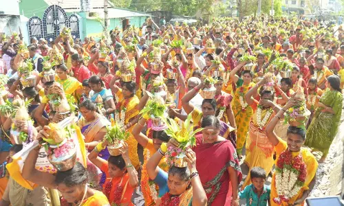 முருகன் கோவில்களில் சிறப்பு வழிபாடு முருகன் கோவில்களில் சிறப்பு வழிபாடு