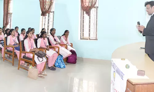 கல்லூரி மாணவிகளுக்கு விழிப்புணர்வு ஏற்படுத்திய நீதிபதி