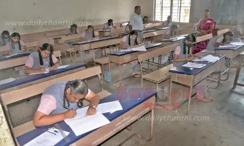 பொள்ளாச்சி கல்வி மாவட்டத்தில் எஸ்.எஸ்.எல்.சி. தேர்வை 9,044 பேர் எழுதினார்கள்-403 பேர் வரவில்லை