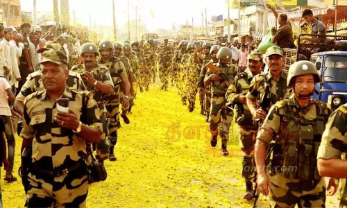 சட்டசபை தேர்தல் பாதுகாப்புக்காக பெங்களூருவுக்கு 17 கம்பெனி மத்திய பாதுகாப்பு படை வீரர்கள் வருகை