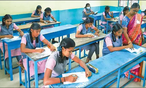 எஸ்.எஸ்.எல்.சி. மாணவ-மாணவிகளுக்கு பொதுத் தேர்வு தொடங்கியது