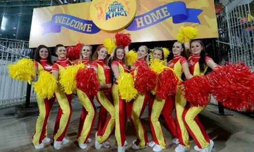 ஐபிஎல் போட்டிகள் : கவர்ச்சியான சியர்லீடர்களின் சம்பளம் என்ன...? தேர்வு செயல்முறை, தகுதிகள் என்ன...? ஐபிஎல் போட்டிகள் : கவர்ச்சியான சியர்லீடர்களின் சம்பளம் என்ன...? தேர்வு செயல்முறை, தகுதிகள் என்ன...?