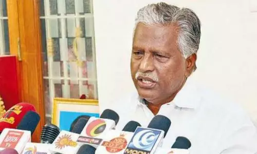 கவர்னரின் கருத்து வேதனை அளிக்கிறது - கே.பி.முனுசாமி