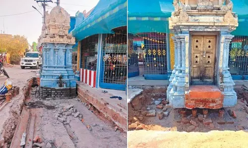 சாலையில் இடையூறாக இருந்த 15 அடி உயர விநாயகர் சன்னதி 18 அடி தூரம் நகர்த்தி வைப்பு