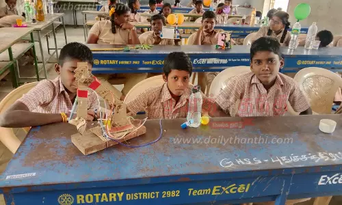 அரசு பள்ளியில் அறிவியல் Exhibition