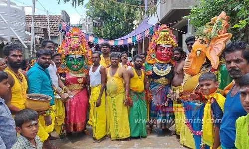 காளியம்மன் வீதி உலா காளியம்மன் வீதி உலா