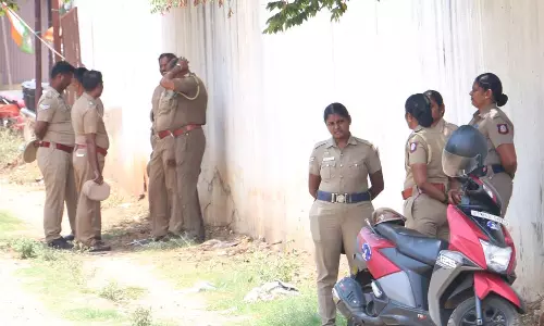 காங்கிரஸ் நிர்வாகிகள் ஆலோசனை கூட்டம்; போலீஸ் குவிக்கப்பட்டதால் பரபரப்பு