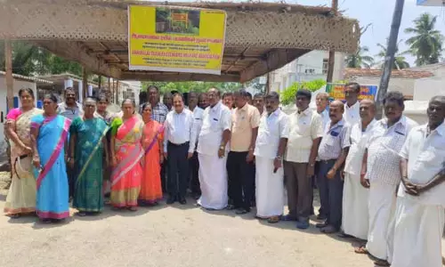 ஆனைமலை ரோடு ரெயில் நிலையத்தில் முன்பதிவு மையம் தொடங்க வேண்டும்-ரெயில்வே பயணிகள் நலச்சங்கம் தீர்மானம்