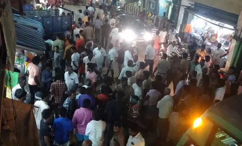 ஐ.எப்.எஸ். நிதி நிறுவனத்தில் பணம் கட்டி ஏமாந்தவர்கள் சாலை மறியல்