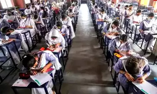 சென்னையில் 6 முதல் 9-ம் வகுப்பு முழு ஆண்டுத் தேர்வு வரும் 18-ம் தேதி முதல் நடைபெறும் என அறிவிப்பு சென்னையில் 6 முதல் 9-ம் வகுப்பு முழு ஆண்டுத் தேர்வு வரும் 18-ம் தேதி முதல் நடைபெறும் என அறிவிப்பு