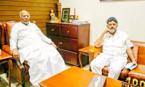 கர்நாடகத்தில் பரபரப்பு: மல்லிகார்ஜுன கார்கே முதல்-மந்திரி ஆக ஆதரவு - டி.கே.சிவக்குமார் திடீர் அறிவிப்பு