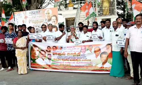 காங்கிரஸ் கட்சியினர் ஆர்ப்பாட்டம் காங்கிரஸ் கட்சியினர் ஆர்ப்பாட்டம்