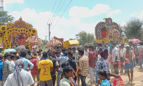 அதியமான்கோட்டையில் கோவில் விழா:அம்மன் பந்தகாசி ஊர்வலம்