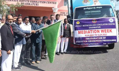 வழக்குகளுக்கு சமரச தீர்வு காண விழிப்புணர்வு வாகன பிரசாரம்-மாவட்ட முதன்மை நீதிபதி மணிமொழி தொடங்கி வைத்தார்