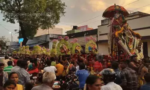 அம்மன் வீதி உலா