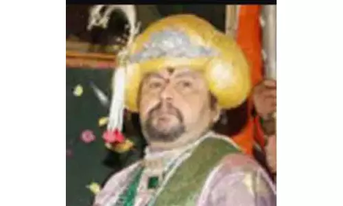 காங்கிரஸ், பா.ஜனதா சார்பில் போட்டியிட்டு 4 முறை எம்.பி. ஆன மைசூரு மன்னர்