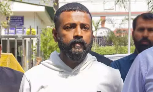 ரூ.200 கோடி பணம் பறித்த விவகாரம்: வேறு நீதிபதிக்கு வழக்கை மாற்றக்கோரி சுகேஷ் சந்திரசேகர் மனு