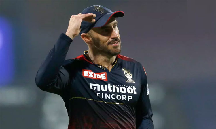 பெங்களூரு அணி கேப்டன் டு பிளஸ்சிக்கு ரூ.12 லட்சம் அபராதம்..!