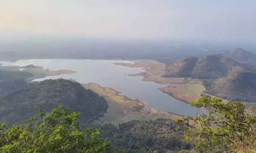 பொதுமக்கள் குடிநீரை சிக்கனமாக பயன்படுத்த வேண்டும்