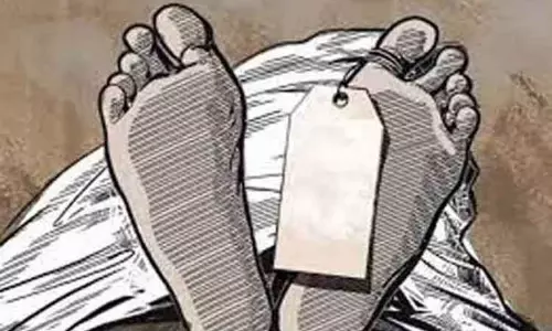 அரக்கோணம் ரெயில் நிலையத்தில் ஆண் பிணம்