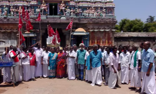 விவசாயிகள் சங்கத்தினர் ஆர்ப்பாட்டம் விவசாயிகள் சங்கத்தினர் ஆர்ப்பாட்டம்