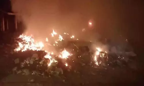 குப்பை கிடங்கில் பயங்கர தீ விபத்து