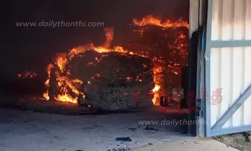 சோபா தயாரிக்கும் நிறுவனத்தில் திடீர் தீ