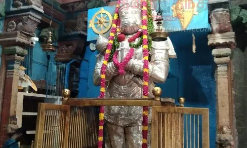 சுசீந்திரம் தாணுமாலய சாமி கோவிலில் ஆஞ்சநேயருக்கு வெள்ளி அங்கி சார்த்தி சிறப்பு வழிபாடு சுசீந்திரம் தாணுமாலய சாமி கோவிலில் ஆஞ்சநேயருக்கு வெள்ளி அங்கி சார்த்தி சிறப்பு வழிபாடு