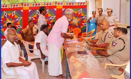 மக்கள் குறைதீர்க்கும் நாள் கூட்டம் மக்கள் குறைதீர்க்கும் நாள் கூட்டம்