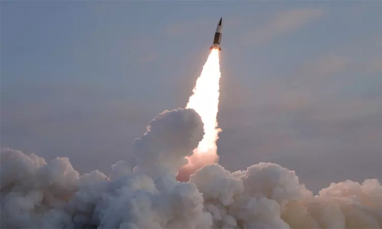 மீண்டும் ஏவுகணை சோதனை நடத்திய வடகொரியா: ஜப்பான் மற்றும் தென்கொரியா கண்டனம் மீண்டும் ஏவுகணை சோதனை நடத்திய வடகொரியா: ஜப்பான் மற்றும் தென்கொரியா கண்டனம்