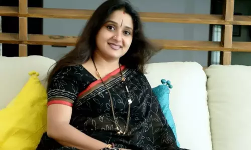 பிரபல தமிழ் நடிகை மருத்துவமனையில் அனுமதி..!! பிரபல தமிழ் நடிகை மருத்துவமனையில் அனுமதி..!!