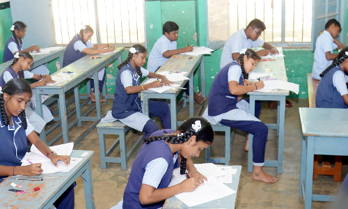 எஸ்.எஸ்.எல்.சி. கணித  தேர்வு எளிதாக இருந்தது