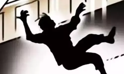 கட்டிட பணியில் ஈடுபட்டிருந்த தொழிலாளி கீழே விழுந்து சாவு