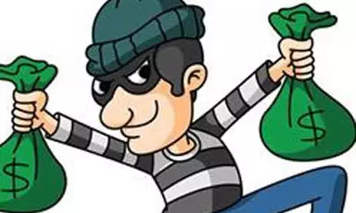 மதுரை-மானாமதுரை நான்கு வழிச்சாலையில் தொடர் வழிப்பறி சம்பவங்கள்-வாகன ஓட்டிகள் அச்சம்