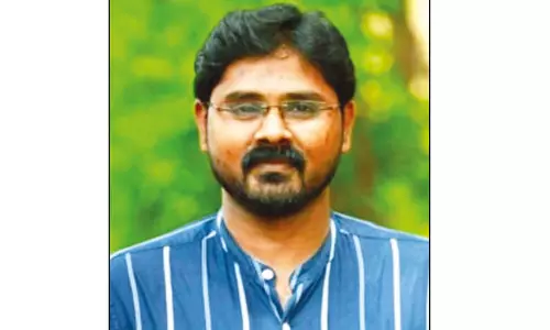 கல்லூரியில் ஆசிரியைகள் உள்பட 15 பேருக்கு பாலியல் தொல்லை; பேராசிரியர் கைது