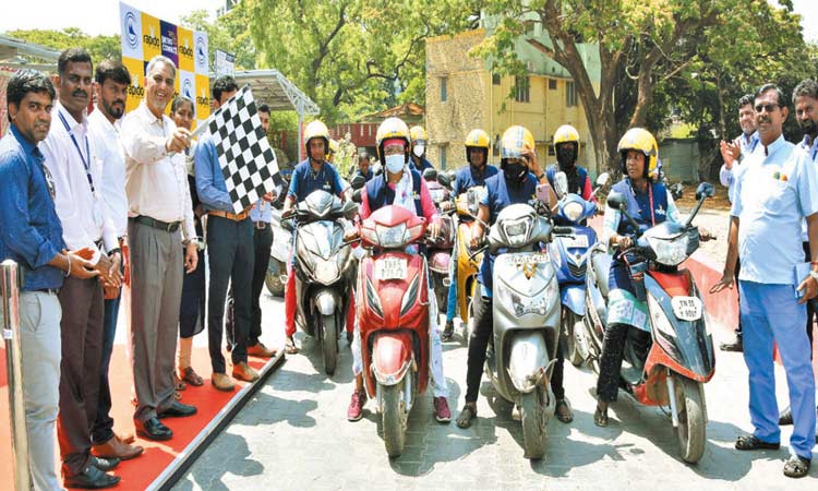 5 மெட்ரோ ரெயில்நிலையங்களில் பெண்கள் இயக்கும் ரேபிடோ பைக் இணைப்பு வாகன வசதி