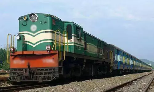 ஏப்ரல் 17 முதல் கச்சிகுடா - மதுரை வாராந்திர சிறப்பு ரெயில் இயக்கப்படும் - தெற்கு ரெயில்வே அறிவிப்பு