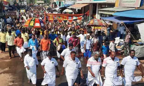 பால்குடம் ஊர்வலம்