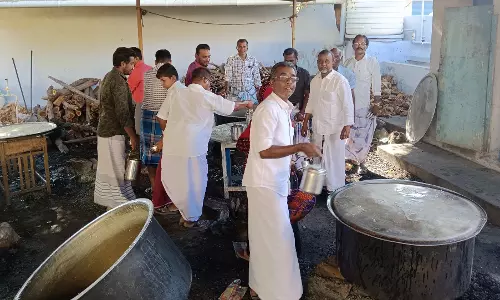 நோன்பு கஞ்சி வழங்கும் நிகழ்ச்சி