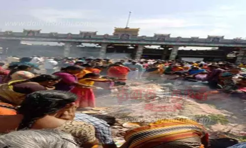 தமிழ் புத்தாண்டையொட்டி கோவில்களில் சிறப்பு வழிபாடு தமிழ் புத்தாண்டையொட்டி கோவில்களில் சிறப்பு வழிபாடு