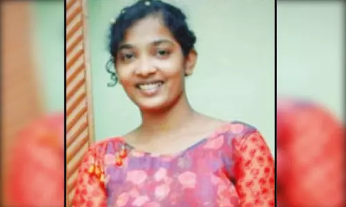 திருமணமான 8 மாதத்தில் புதுப்பெண் கொலை: உடலை கணவரின் வீட்டு வாசலில் உறவினர்கள் புதைத்ததால் பரபரப்பு திருமணமான 8 மாதத்தில் புதுப்பெண் கொலை: உடலை கணவரின் வீட்டு வாசலில் உறவினர்கள் புதைத்ததால் பரபரப்பு