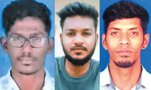 அரக்கோணத்தில் இருந்து சென்னை வந்த போது சோகம்: கார் - வேன் நேருக்கு நேர் மோதல்; 3 பேர் பலி - 16 பேர் காயம்