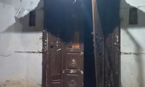 டாஸ்மாக் கடையின் பூட்டை உடைத்து கொள்ளை முயற்சி-சிறுவன் கைது