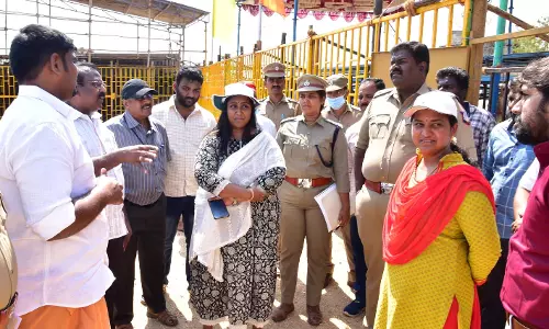 குமாரபாளையத்தில் இன்று ஜல்லிக்கட்டு முன்னேற்பாடு பணிகளை கலெக்டர் ஆய்வு