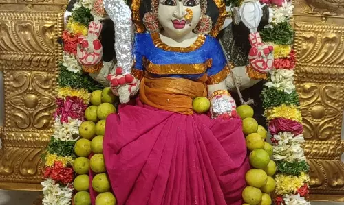 மோகனூரில் மாரியம்மனுக்கு கூழ் படைத்து பூஜை