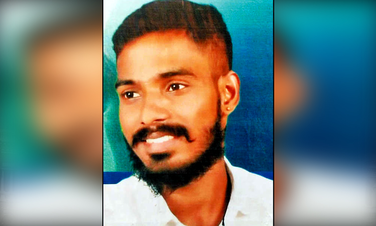 அம்பேத்கர் பிறந்தநாள் கொண்டாட்டத்தில் பரிதாபம்: விடுதலை சிறுத்தைகள் கட்சி பிரமுகர் மின்சாரம் தாக்கி சாவு