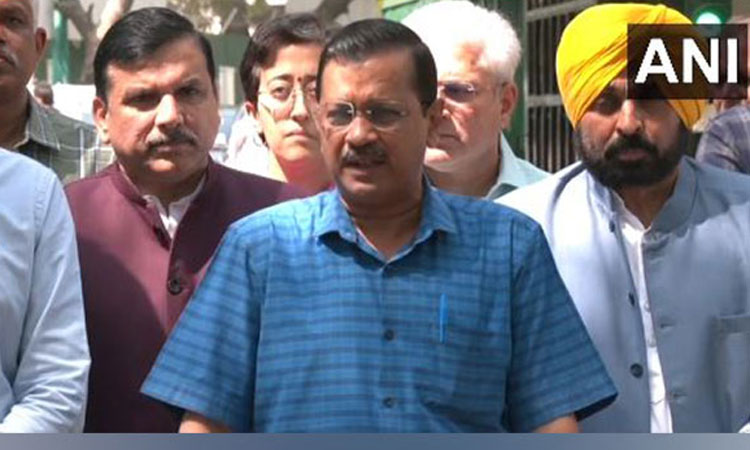 டெல்லி மதுபானக்கொள்கை ஊழல் வழக்கு: சிபிஐ முன் அரவிந்த் கெஜ்ரிவால் ஆஜர்