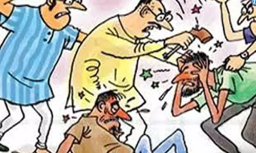 இருதரப்பினர் மோதல்; 3 பேர் படுகாயம்